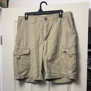 Columbia Tan Cargo Shorts Lightweight Versatile